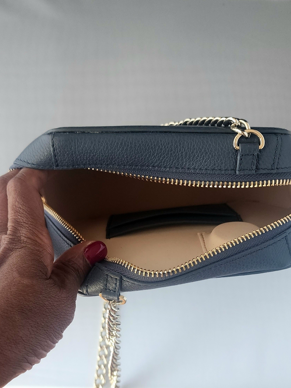 BEE & KIN 'SIDEKICK' Blue Hexagon Crossbody with Gold Chain Strap - Picture 7 of 8